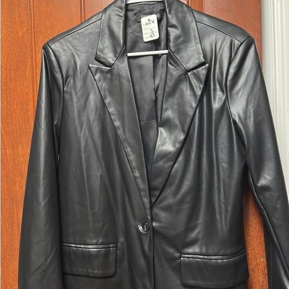 Miss Love Women's Black Faux Leather blazer